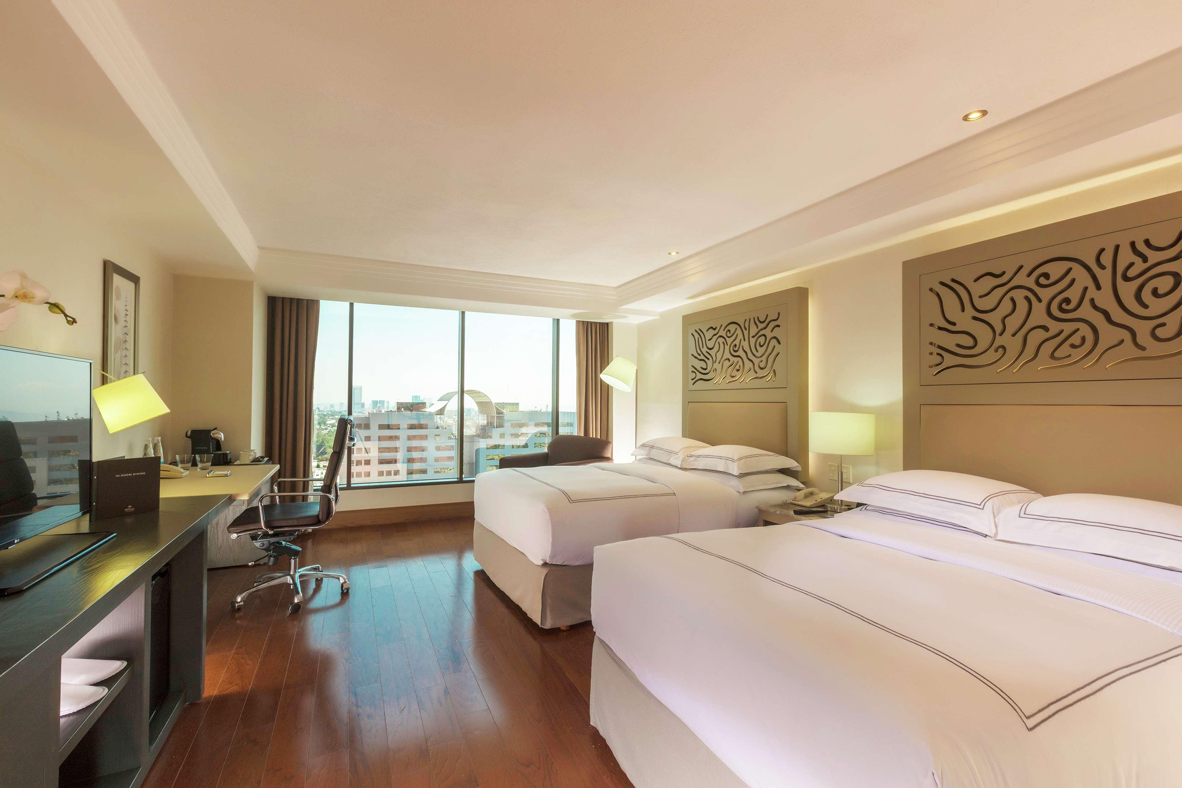 Barcelo Guadalajara Hotell Eksteriør bilde Deluxe Room