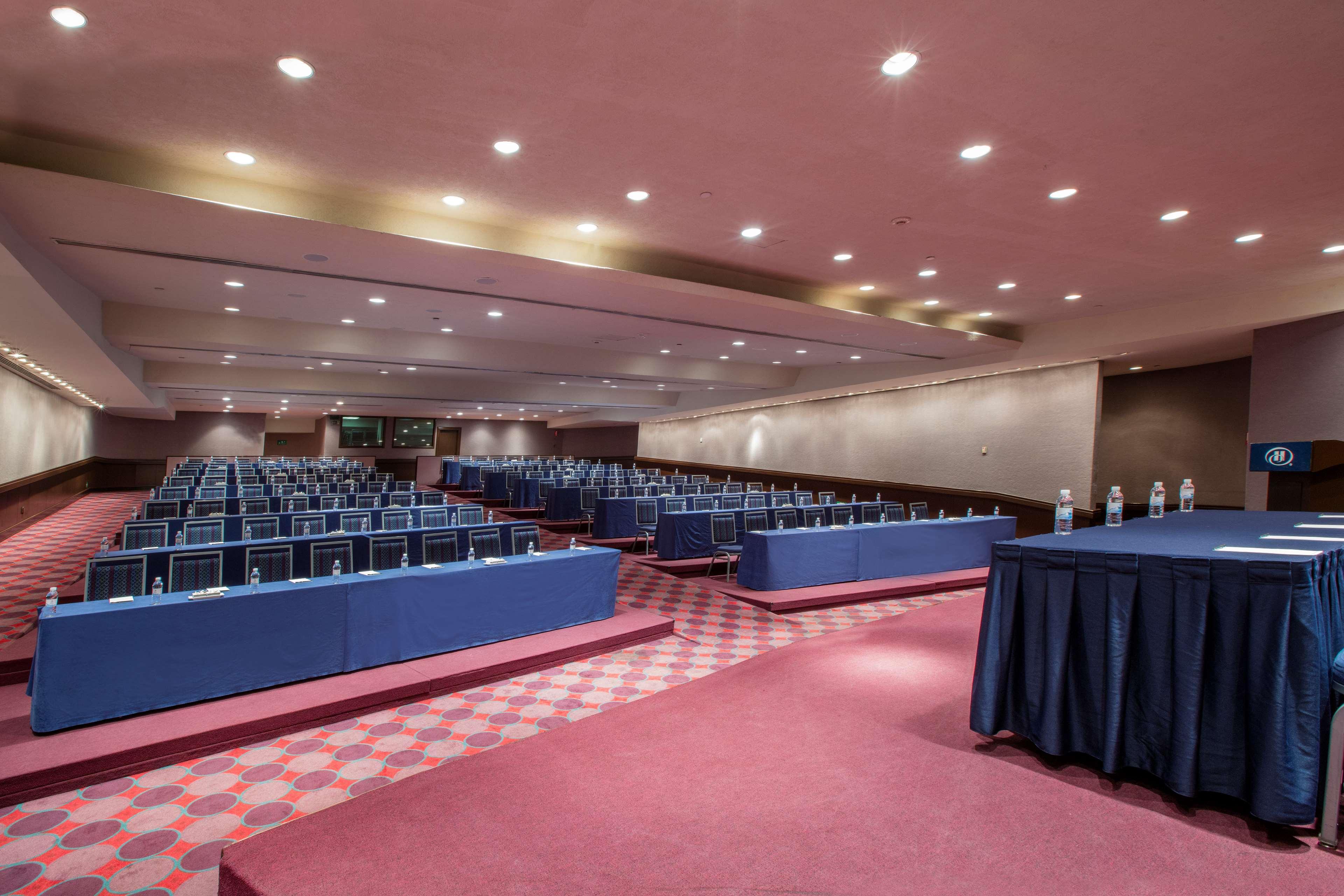 Barcelo Guadalajara Hotell Eksteriør bilde The European Parliament's conference room