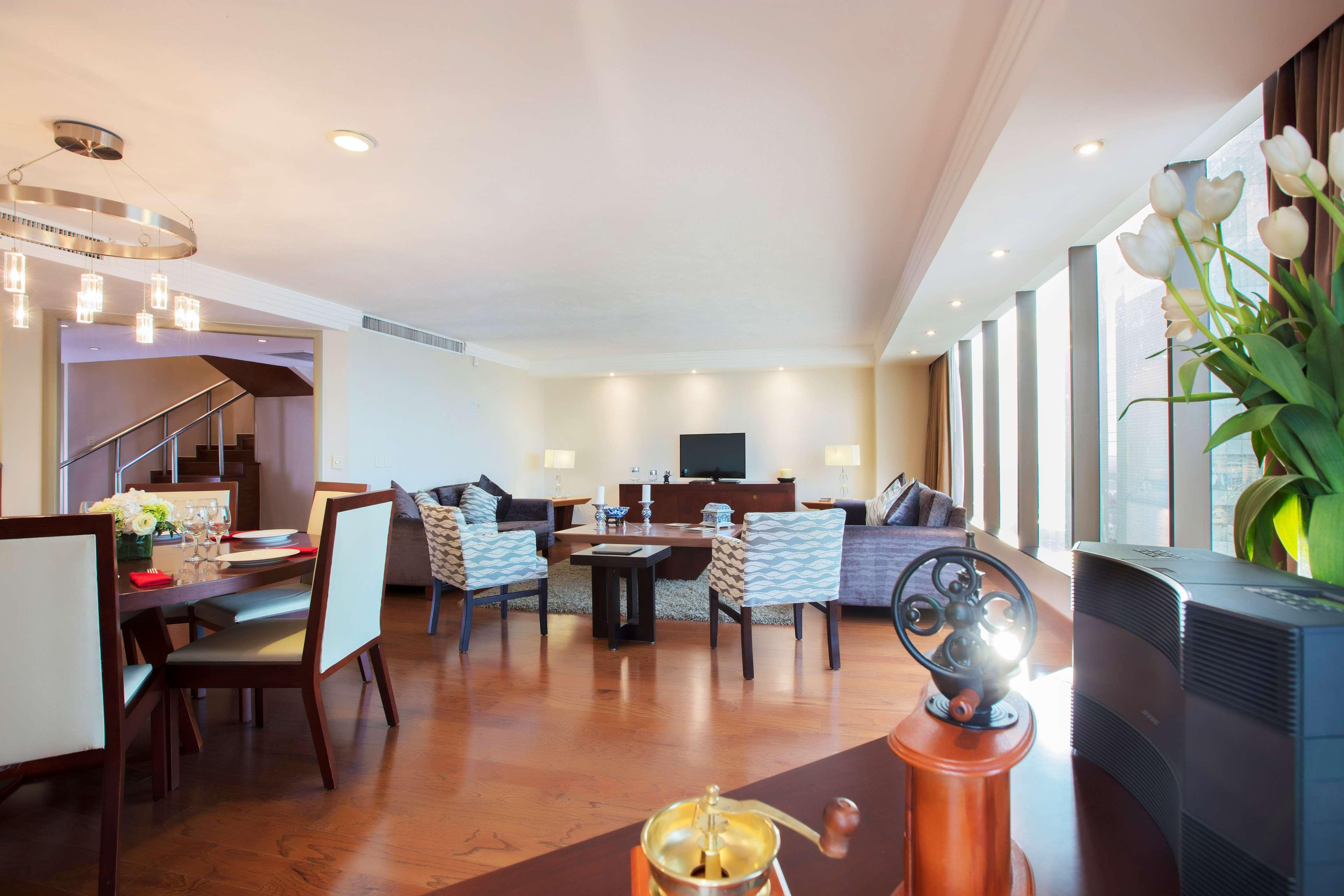 Barcelo Guadalajara Hotell Eksteriør bilde A suite at the hotel