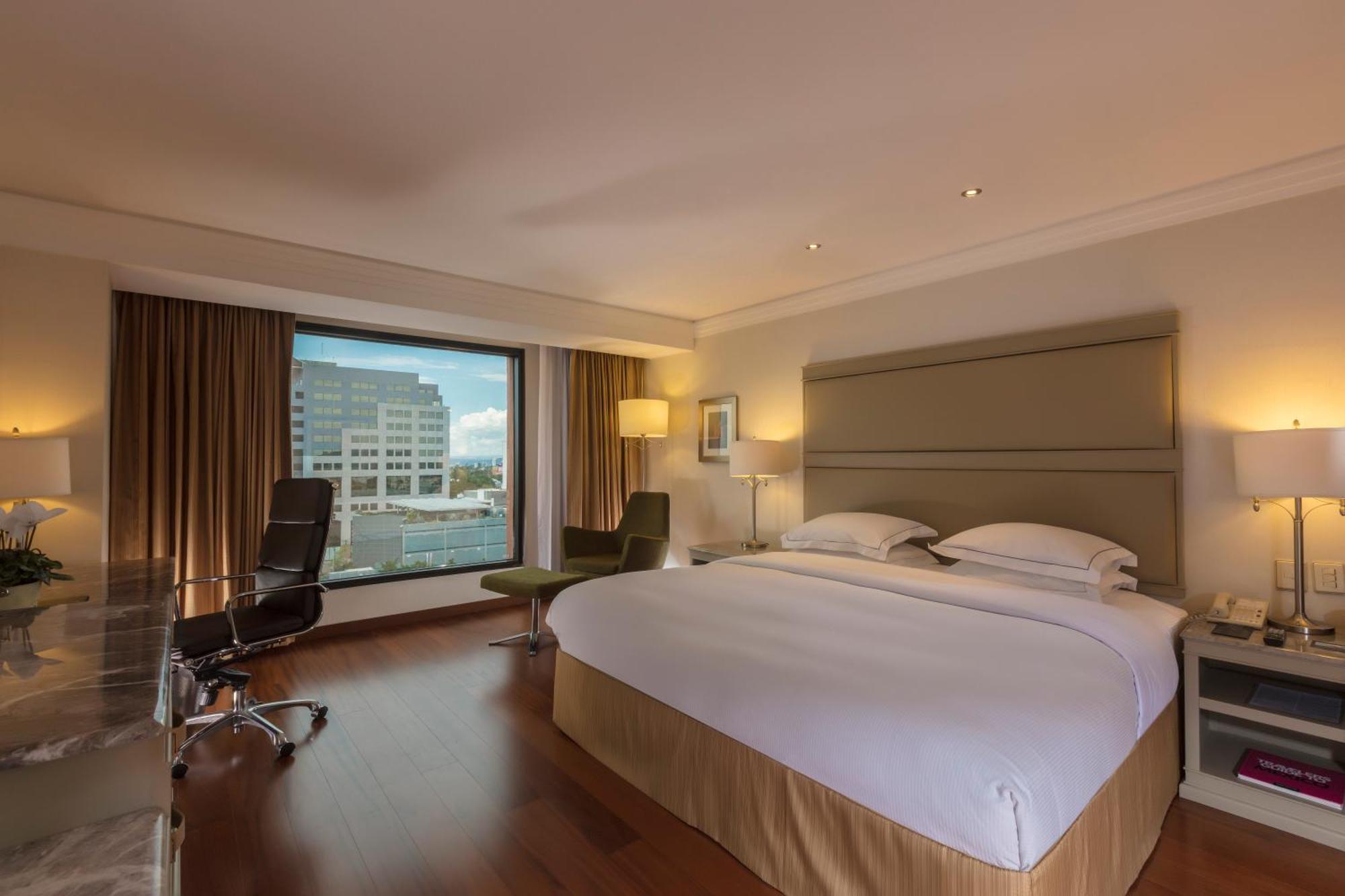 Barcelo Guadalajara Hotell Eksteriør bilde Deluxe Room